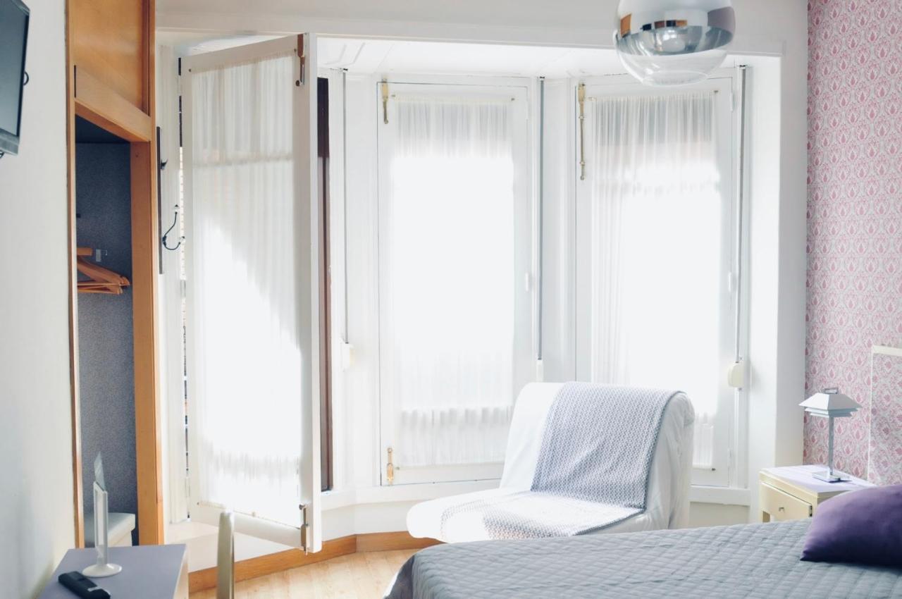 Balenax Pension Gijón Exteriör bild